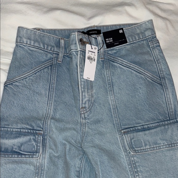 Express - Picture 2 of 4